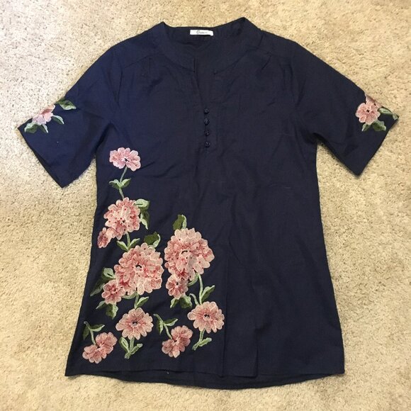 Queen Tunic Floral Embroidered Rhinestone & Rose Buttons Top - Picture 11 of 16